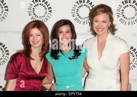 18. April 2009 - Hollywood, Kalifornien, USA - Cast Mitglieder DANA DELANY, TERI HATCHER & BRENDA STRONG ankommen, das 26. jährliche William S. Paley Television Festival - "Desperate Housewives" an den Arclight Kinos statt. (Kredit-Bild: © Lisa O'Connor/ZUMA Press) Stockfoto