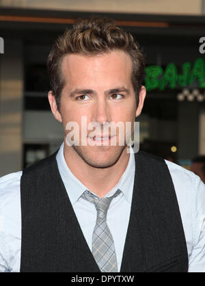 28. April 2009 - Hollywood, Kalifornien, USA - Schauspieler RYAN REYNOLDS in der "X-Men Origins: Wolverine" Los Angeles Premiere im Grauman Chinese Theatre statt. (Kredit-Bild: © Lisa O'Connor/ZUMA Press) Stockfoto