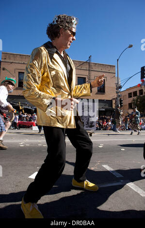 18. Januar 2009 - Pasadena, California, USA - tun Dah König tanzen während der 32. jährlichen Doo Dah Parade, eine beliebte Farce und extravaganten Parade. (Kredit-Bild: © Karl Polverino/ZUMA Press) Stockfoto