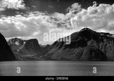 Berge rund um Sognefjorden Fjord, Sogn Og Fjordane Region von Norwegen, Skandinavien, Europa. Stockfoto