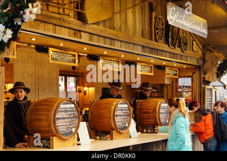 Stall verkaufen Glühwein (Glühwein) Weihnachten Markt München Stockfoto