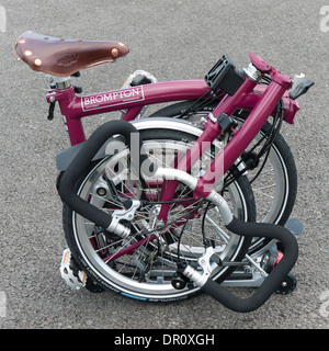 Gefaltete Brompton Bicycle Stockfoto