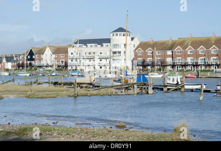 Mit Blick auf die Ostseite des Flusses Arun in Littlehampton, West Sussex, England, UK. Stockfoto