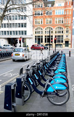 London, England, Vereinigtes Königreich. Boris Bikes / Fahrräder zu mieten in Farringdon Street Stockfoto