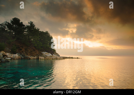 Schönen guten Morgen lichtreflektierende im Mittelmeer auf der Insel Thassos, Griechenland. Stockfoto