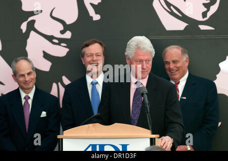 28. April 2009 an Bord - Philadelphia, Pennsylvania, USA - Pennsylvania Gouverneur ED RENDELL und ADL Mitglied KEN JARIN ADL Regional Director BARRY MORRISON und ehemaligen Präsidenten BILL CLINTON. Präsident Clinton eine besondere Hommage an Bürgermeister Michael A. Nutter auf der Anti-Defamation League Frühling Veranstaltung geliefert. Präsident Clinton trat Pennsylvania Gouverneur Ed Rendell und über 475 Gäste in Stockfoto