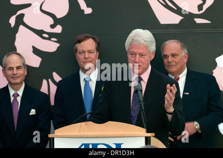 28. April 2009 an Bord - Philadelphia, Pennsylvania, USA - Pennsylvania Gouverneur ED RENDELL und ADL Mitglied KEN JARIN ADL Regional Director BARRY MORRISON und ehemaligen Präsidenten BILL CLINTON. Präsident Clinton eine besondere Hommage an Bürgermeister Michael A. Nutter auf der Anti-Defamation League Frühling Veranstaltung geliefert. Präsident Clinton trat Pennsylvania Gouverneur Ed Rendell und über 475 Gäste in Stockfoto