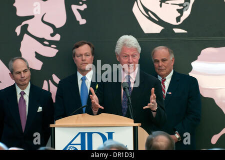 28. April 2009 an Bord - Philadelphia, Pennsylvania, USA - Pennsylvania Gouverneur ED RENDELL und ADL Mitglied KEN JARIN ADL Regional Director BARRY MORRISON und ehemaligen Präsidenten BILL CLINTON. Präsident Clinton eine besondere Hommage an Bürgermeister Michael A. Nutter auf der Anti-Defamation League Frühling Veranstaltung geliefert. Präsident Clinton trat Pennsylvania Gouverneur Ed Rendell und über 475 Gäste in Stockfoto