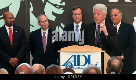 28. April 2009 Mitglied des Verwaltungsrats - Philadelphia, Pennsylvania, USA - Pennsylvania Gouverneur ED RENDELL und ADL KEN JARIN ADL Regional Director BARRY MORRISON und Bürgermeister NUTTER und ehemalige Präsident BILL CLINTON. Präsident Clinton eine besondere Hommage an Bürgermeister Michael A. Nutter auf der Anti-Defamation League Frühling Veranstaltung geliefert. Präsident Clinton trat Pennsylvania Gouverneur Ed Rendell und ov Stockfoto