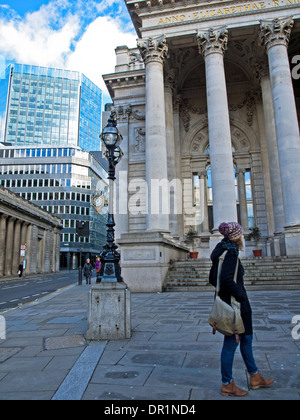 Die Stock Exchange Tower und der Royal Exchange, City of London, England, Vereinigtes Königreich Stockfoto