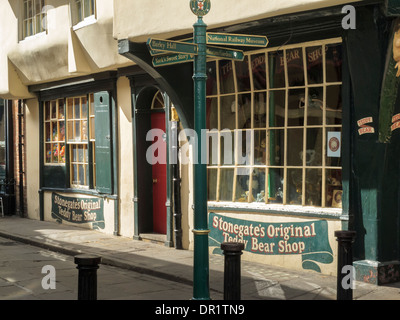 Stonegate Teddybären Stonegate York Yorkshire England Stockfoto