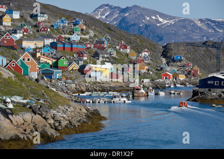 Bunte Häuser in Angeln Stadt Kangaamiut, Westgrönland Stockfoto