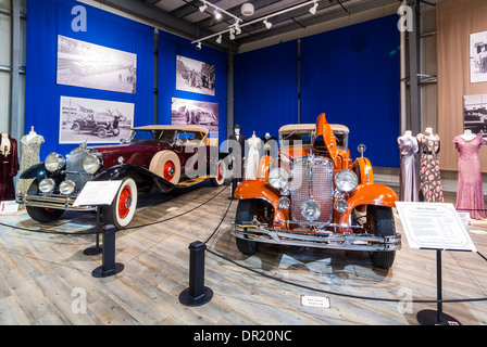 1932 Chrysler Imperial Custom-Serie CL Cabriolimousine und 1930 Packard Deluxe acht Roadster 745-422 Stockfoto