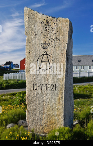 Stein zum Gedenken an ersten dänischen königlichen Besuch in Nuuk (Godthab), Grönland Stockfoto