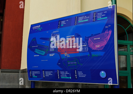 Waterfront detaillierten Lageplan auf blauem display Board, Caudan Waterfront, Port Louis, Mauritius. Stockfoto