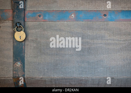 Vorhängeschloss und Metallbändern sichern Ihre eigene Grafiken Stockfoto