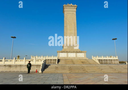 Das Denkmal für die Helden des Volkes auf dem Tiananmen-Platz. Peking, China. Stockfoto