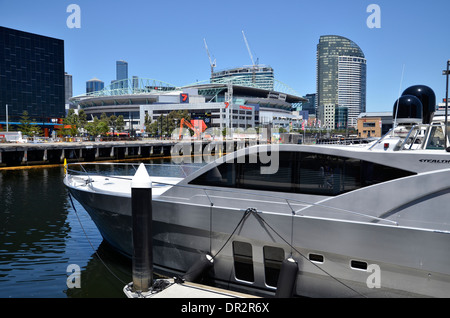 Luxus-Yachten ankern in Melbourne Docklands Stockfoto