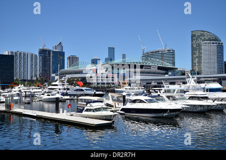 Luxus-Yachten ankern in Melbourne Docklands Stockfoto