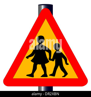 Die traditionellen Bernstein "Kinder kreuzen" Verkehr Zeichen isoliert auf weißem Hintergrund... Stockfoto