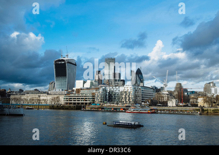 Ansicht der Stadt von London über den Fluss Themse England UK Stockfoto