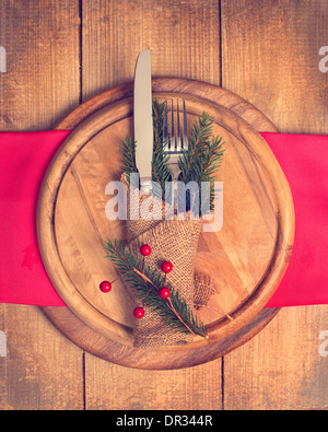 Messer und Gabel Utensilien in Weihnachten Tischdekoration Stockfoto