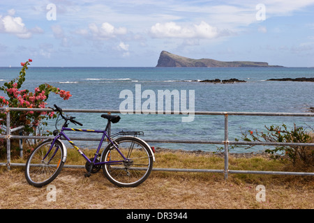 Coin de Mire Insel vor der Küste von Cap Malheureux gesehen, Mauritius. Stockfoto