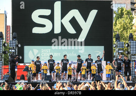 Adelaide, Australien. 18. Januar 2014. TEAM SKY (GBR) bei der Team-Präsentationen für die 2014 SANTOS Tour Down Under. Bildnachweis: Boris Karpinski/Alamy Live-Nachrichten Stockfoto