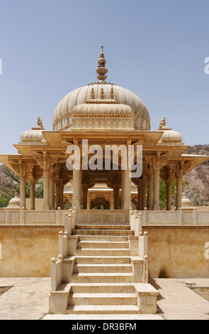 Die königlichen Krematorien Gatore Ki Chhatriyan in der Nähe von Jaipur, Rajasthan, Indien Stockfoto