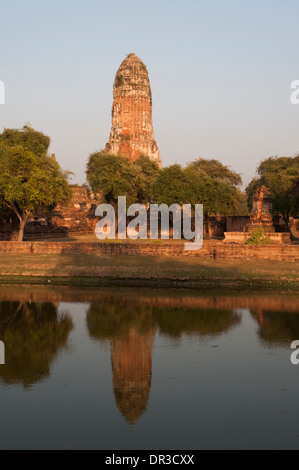 Phra Vihara, der zentrale Prang oder Tower of Wat Phra, die, Ayutthaya, Thailand Stockfoto