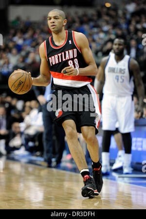 18. Januar 2014: Portland Trail Blazers kleine weiterleiten Nicolas Batum #88 bei einem NBA-Spiel zwischen den Portland Trail Blazers und die Dallas Mavericks das American Airlines Center in Dallas, TX Portland besiegte Dallas 127-111 Stockfoto