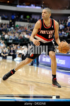 18. Januar 2014: Portland Trail Blazers kleine weiterleiten Nicolas Batum #88 bei einem NBA-Spiel zwischen den Portland Trail Blazers und die Dallas Mavericks das American Airlines Center in Dallas, TX Portland besiegte Dallas 127-111 Stockfoto