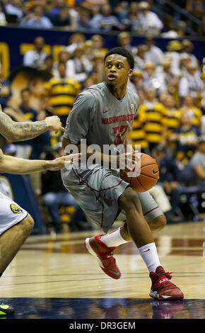 Berkeley, CA, USA. 18. Januar 2014. 18. Januar 2014 - Berkeley, CA, USA - Washington State G # 32 Que Johnson während der NCAA Männer Basketball-Spiel zwischen Washington State Cougars und California Golden Bears 76-55 verloren an Hass Pavillon Berkeley Calif © Csm/Alamy Live-Nachrichten Stockfoto