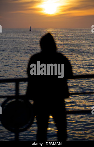 Silhouette Fischer am Redondo Pier, Kalifornien. Stockfoto