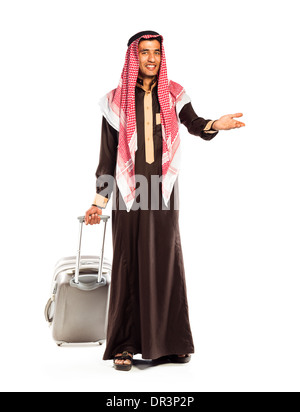 Junge lächelnde arabischen mit einem Koffer isoliert auf weißem Hintergrund Stockfoto