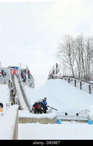 ZAO, 1. Spiel Individuum Normalschanze bei Zao springen Hills, Yamagata, Japan. 18. Januar 2014. ZAO springen Hills Skispringen: FIS Skisprung Weltcup Damen in Zao, 1. Spiel Individuum Normalschanze bei Zao springen Hills, Yamagata, Japan. © AFLO SPORT/Alamy Live-Nachrichten Stockfoto