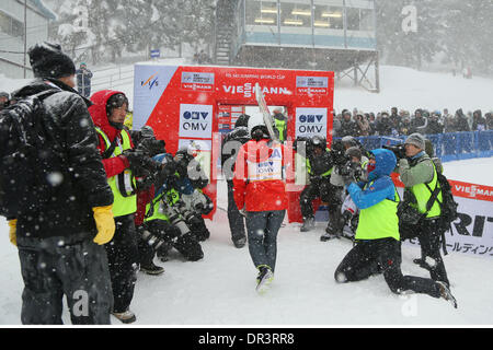 ZAO, 2. Spiel Individuum Normalschanze bei Zao springen Hills, Yamagata, Japan. 19. Januar 2014. Sara Takanashi (JPN) Skispringen: FIS Skisprung Weltcup Damen in Zao, 2. Spiel Individuum Normalschanze bei Zao springen Hills, Yamagata, Japan. © AFLO SPORT/Alamy Live-Nachrichten Stockfoto