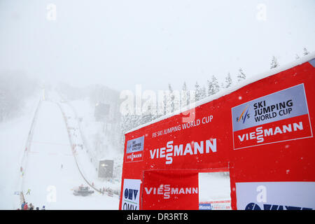 ZAO, 2. Spiel Individuum Normalschanze bei Zao springen Hills, Yamagata, Japan. 19. Januar 2014. Gesamtansicht Skispringen: FIS Skisprung Weltcup Damen in Zao, 2. Spiel Individuum Normalschanze Zao Jumping Hills, Yamagata, Japan. © AFLO SPORT/Alamy Live-Nachrichten Stockfoto