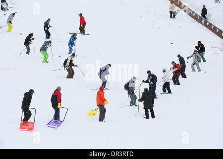 ZAO, 2. Spiel Individuum Normalschanze bei Zao springen Hills, Yamagata, Japan. 19. Januar 2014. Gesamtansicht Skispringen: FIS Skisprung Weltcup Damen in Zao, 2. Spiel Individuum Normalschanze Zao Jumping Hills, Yamagata, Japan. © AFLO SPORT/Alamy Live-Nachrichten Stockfoto