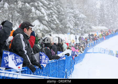 ZAO, 2. Spiel Individuum Normalschanze bei Zao springen Hills, Yamagata, Japan. 19. Januar 2014. Gesamtansicht Skispringen: FIS Skisprung Weltcup Damen in Zao, 2. Spiel Individuum Normalschanze Zao Jumping Hills, Yamagata, Japan. © AFLO SPORT/Alamy Live-Nachrichten Stockfoto