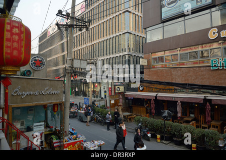 Eine Straße in Sanlitun, Peking, China. 2014 Stockfoto