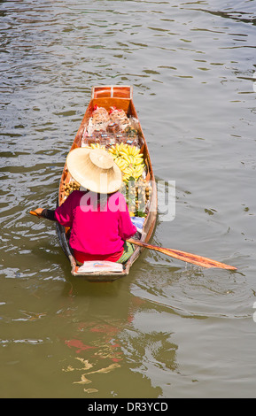 Damnoen Saduak floating Market in Ratchaburi in der Nähe von Bangkok, Thailand Stockfoto