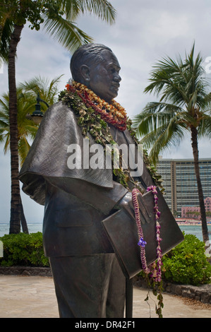 Statue von Prince Kuhio, Kuhio Beach Park, Waikiki Beach, Honolulu, Oahu, Hawaii Stockfoto