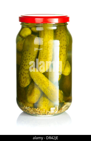 Glas saure Gurken auf weißem Hintergrund Stockfoto