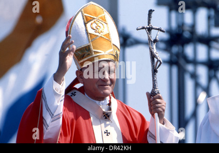 Papst Johannes Paul II. Besuch in Coventry im Vereinigten Königreich 1982. Bild von DAVID BAGNALL Stockfoto