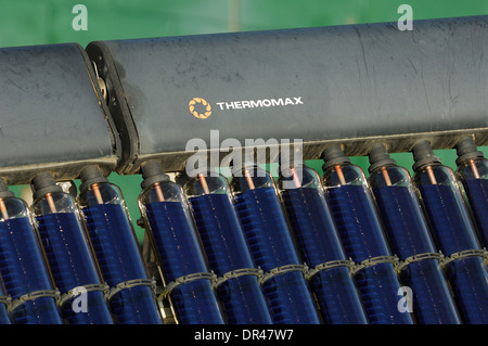 Solare Warmwasserbereitung Ausrüstung von Thermomax Stockfoto