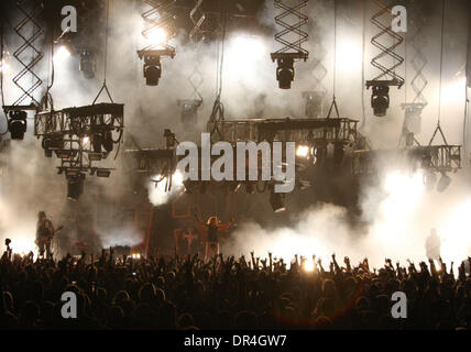 28. Februar 2009 führt - New Orleans, Louisiana, USA - Motley Crue auf der Bühne, während der Bandes Saints of Los Angeles Tour, die einen Stopp in der New Orleans Arena gemacht. (Kredit-Bild: © Robert/Southcreek EMI Derick/ZUMA Press) Stockfoto