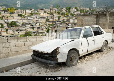 30. April 2009 - Port au Prince, Haiti - der verarmten Hang-Gemeinschaft von Martissant, prekär auf den entblößten Hügeln oberhalb von Port au Prince, die haitianische Hauptstadt gebaut. (Kredit-Bild: © David Snyder/ZUMA Press) Stockfoto