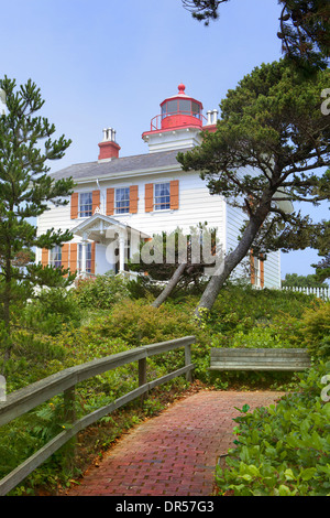 Ziegelsteinweg zum Leuchtturm Yaquina Bay, Newport, Oregon, Vereinigte Staaten von Amerika Stockfoto