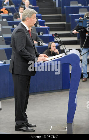 13. Januar 2009 - Straßburg, Frankreich - lettische Präsident VALDIS ZATLERS hält eine Rede vor EP im Europäischen Parlament in Straßburg, Frankreich. (Kredit-Bild: © Wiktor Dabkowski/ZUMA Press) Stockfoto